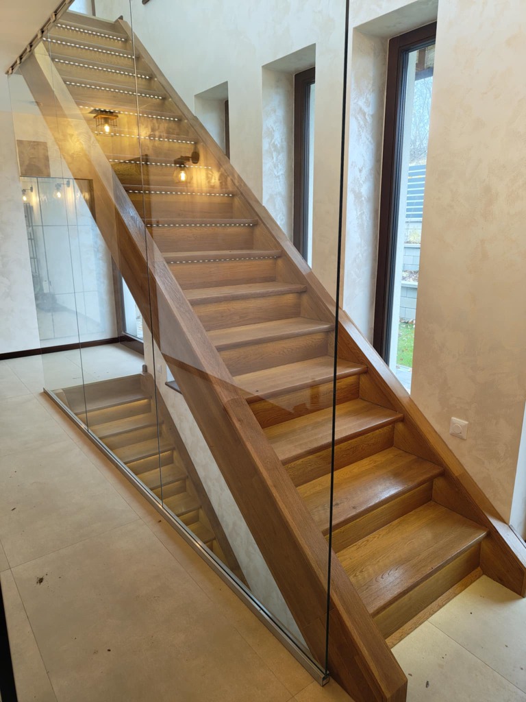 Fa Lépcső Üvegkorláttal