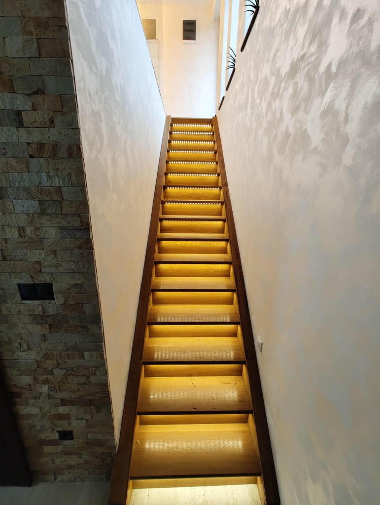 Lépcső LED Világítással